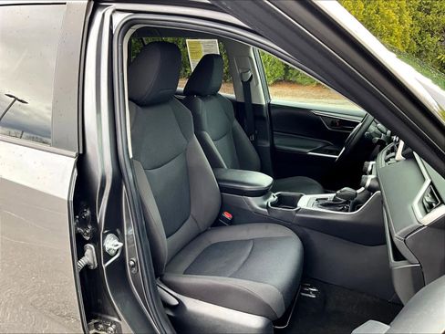 Used 2023 Toyota RAV4 LE image 11