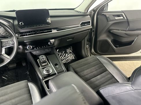 Used 2024 Mitsubishi Outlander SE FWD image 20