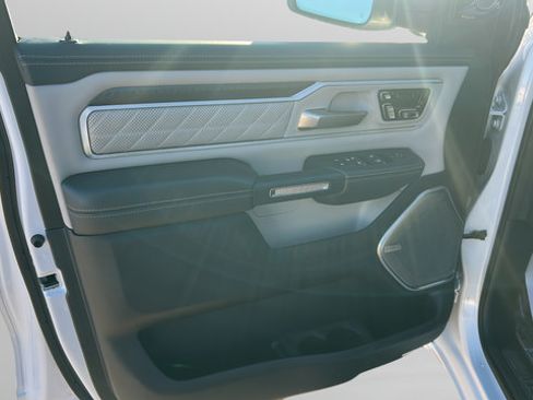 Certified 2025 RAM 1500 Tungsten AWD/4WD image 6