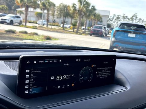 Used 2023 Genesis G80 2.5T image 9