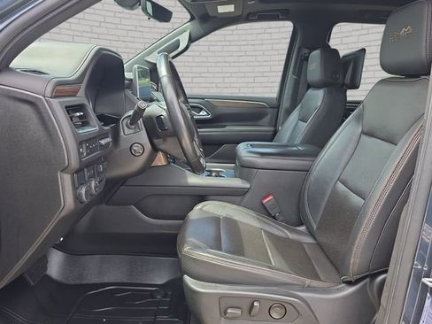 Used 2021 Chevrolet Suburban High Country w/ Premium Package RWD image 17