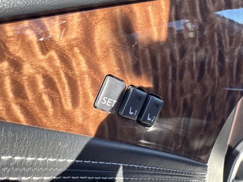 Used 2020 Nissan Armada SL w/ Premium Package image 11