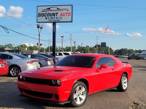 Used 2023 Dodge Challenger SXT RWD image 9