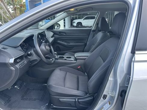 Used 2025 Nissan Altima 2.5 S FWD image 30