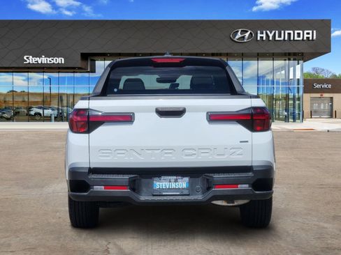 Certified 2025 Hyundai Santa Cruz SE AWD/4WD image 3