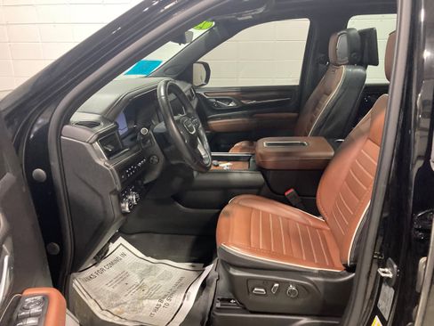 Used 2023 GMC Yukon XL Denali Ultimate image 25