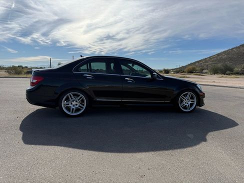 Used 2013 Mercedes-Benz C 250 Sedan w/ Multimedia Pkg image 6