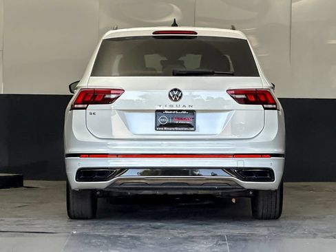 Used 2022 Volkswagen Tiguan SE R-Line FWD image 4