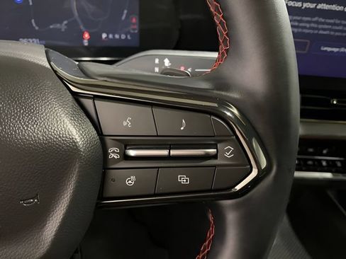 Used 2025 Chevrolet Equinox RS w/ Safety and Technology Package AWD/4WD image 15