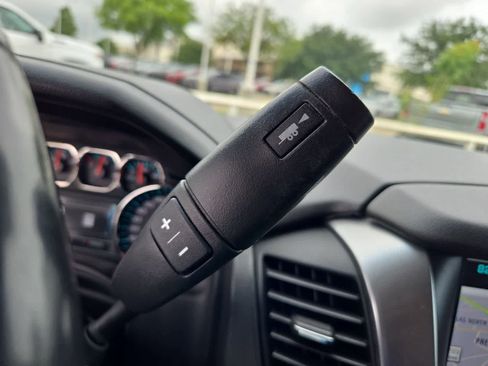 Used 2019 Chevrolet Suburban LT RWD image 30