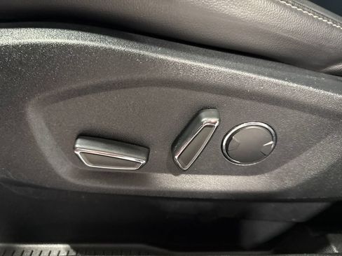 Used 2017 Ford Edge SEL w/ Equipment Group 201A AWD/4WD image 29