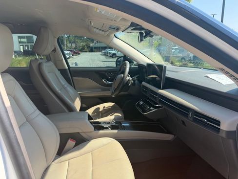 Used 2023 Lincoln Corsair Reserve FWD image 18