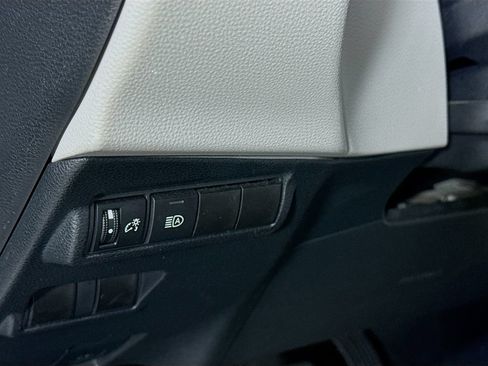 Used 2024 Toyota Corolla Cross LE FWD image 9