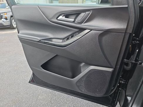 Used 2025 Chevrolet Equinox LT image 29