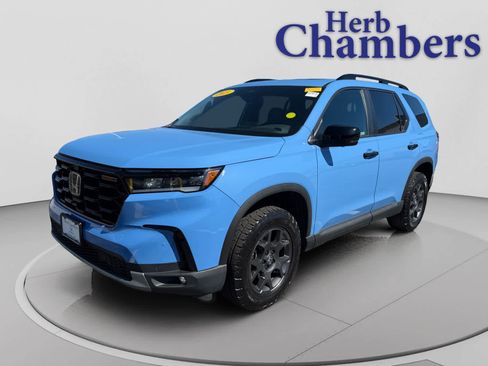 Used 2023 Honda Pilot TrailSport image 10