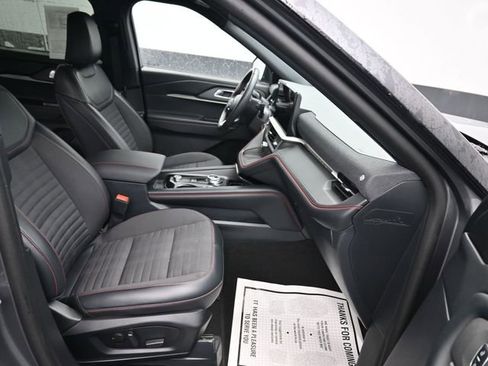 Used 2025 Ford Explorer ST-Line image 10