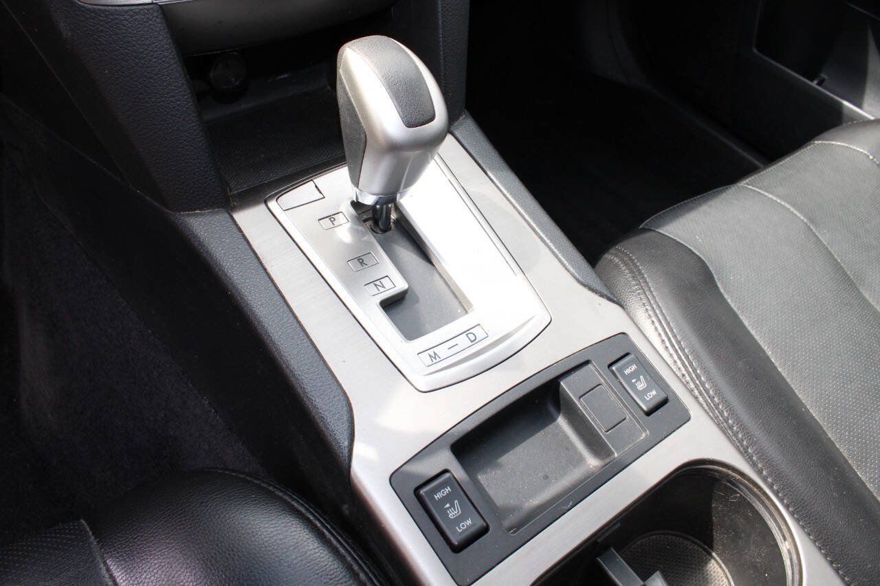 Used 2010 Subaru Outback 2.5i Limited AWD/4WD image 17