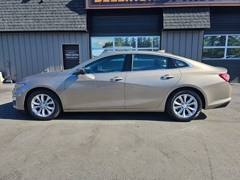 Used 2022 Chevrolet Malibu LT FWD image 2