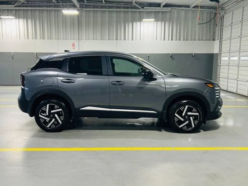 Used 2026 Nissan Kicks SV FWD image 19