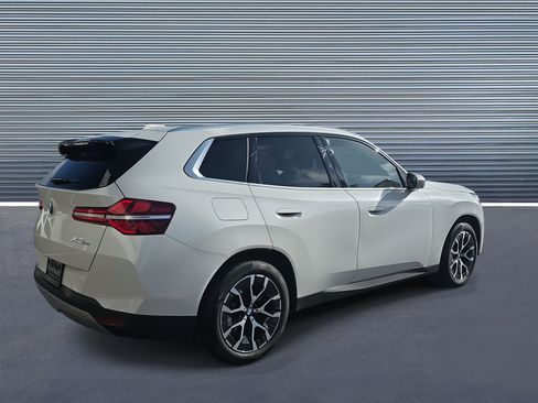 Used 2025 BMW X3 xDrive30i image 3