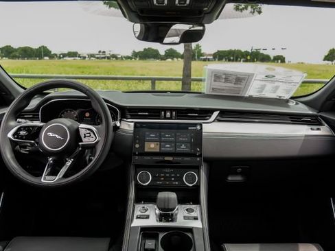 Used 2026 Jaguar F-PACE R-Dynamic S AWD/4WD image 17