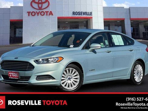 Used 2013 Ford Fusion SE FWD image 1