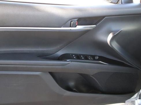 Certified 2019 Toyota Camry SE FWD image 13