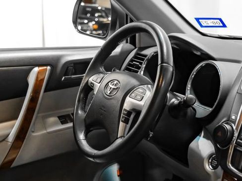 Used 2013 Toyota Highlander Limited FWD image 18