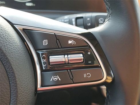 Certified 2025 Kia Seltos EX w/ EX Sunroof Package image 23