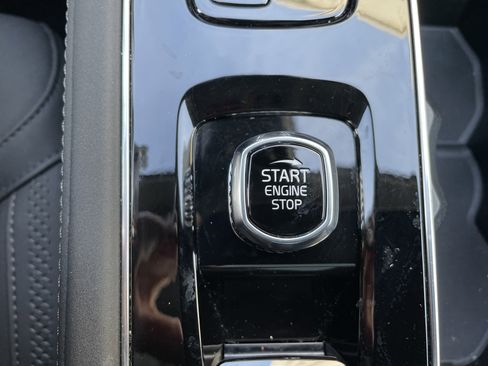 Used 2025 Volvo XC90 B6 Plus image 51