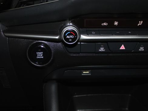 Used 2021 MAZDA MAZDA3 s FWD image 19