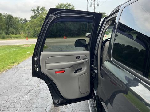 Used 2004 Chevrolet Tahoe LT w/ LT Preferred Equipment Group image 28