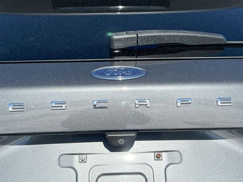 Used 2022 Ford Escape SE image 13