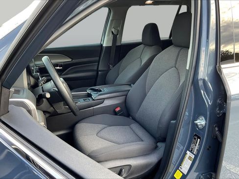 Used 2025 Toyota Grand Highlander AWD Hybrid image 8