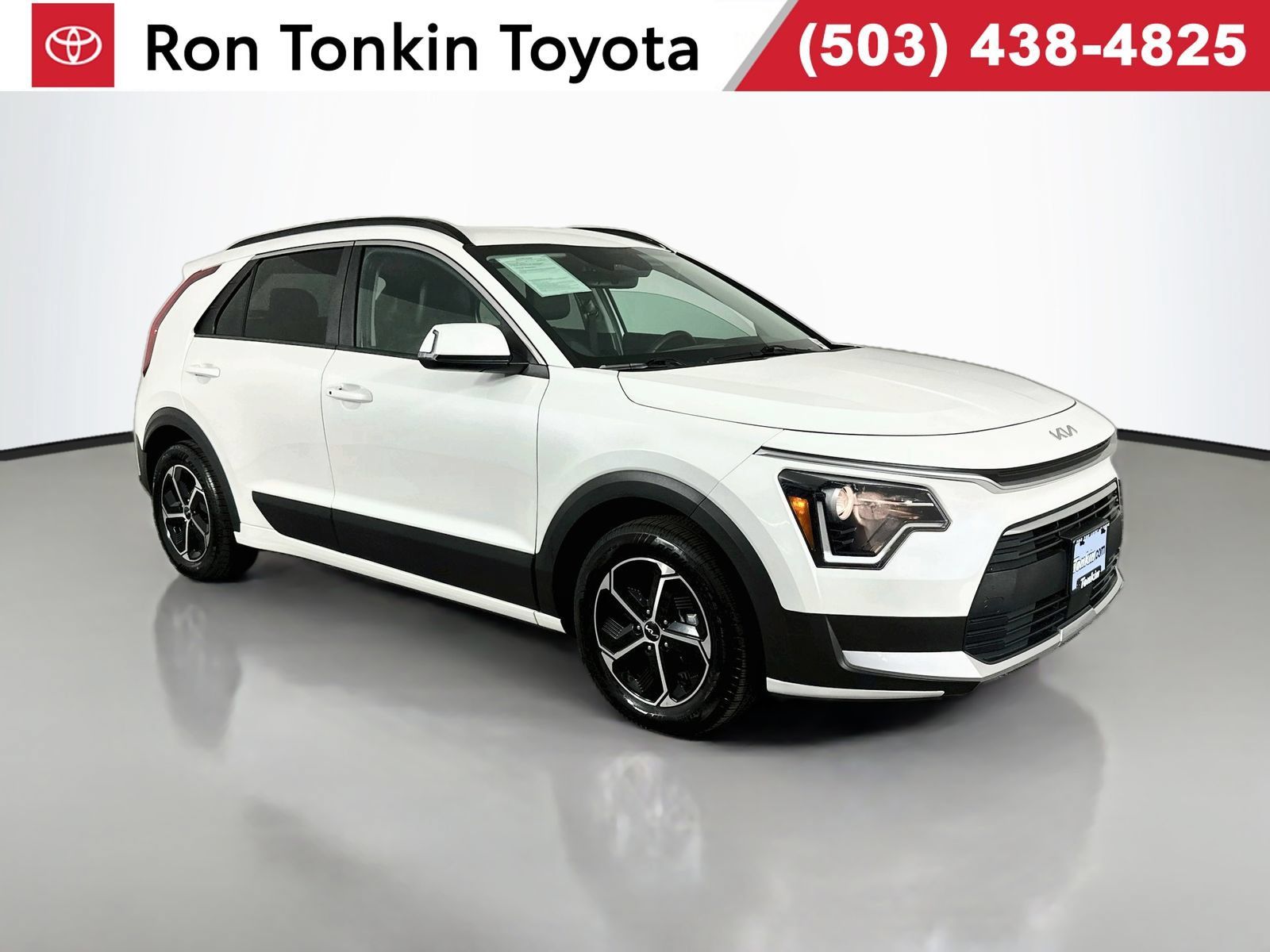 Used 2025 Kia Niro EX w/ EX Cold Weather Package FWD image 1