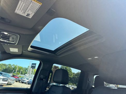 Used 2025 GMC Sierra 1500 Denali w/ Technology Package AWD/4WD image 34