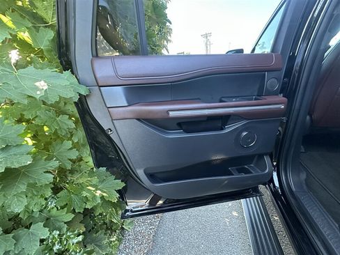 Used 2024 Ford Expedition Max Limited AWD/4WD image 61