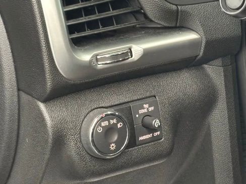 Used 2016 GMC Acadia SLE image 18