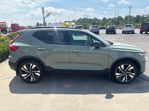 Used 2024 Volvo XC40 B5 Plus w/ Protection Package Premier AWD/4WD image 5