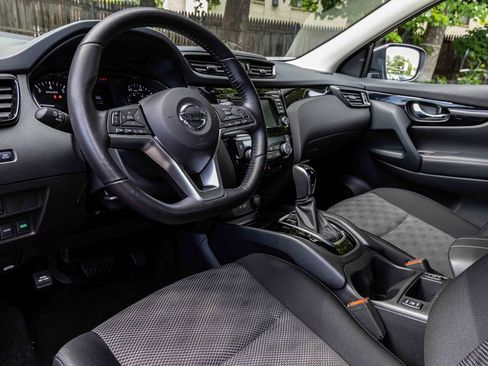 Certified 2022 Nissan Rogue Sport SV image 7