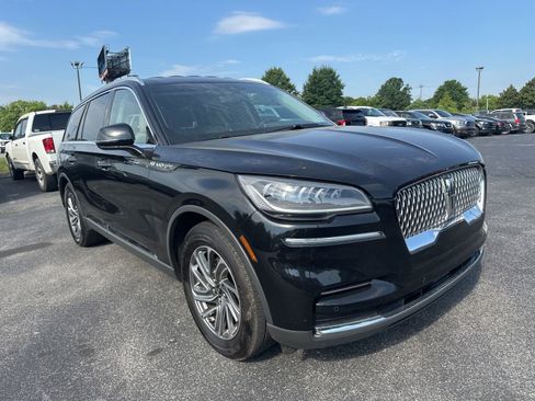 Used 2023 Lincoln Aviator 2WD image 2