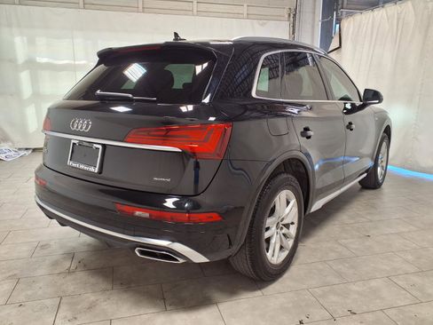 Used 2023 Audi Q5 2.0T Premium w/ Convenience Package image 9