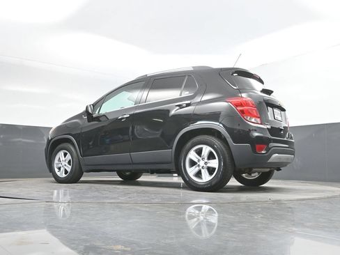 Used 2019 Chevrolet Trax LT w/ LT Convenience Package FWD image 41