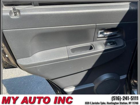 Used 2012 Jeep Liberty Sport image 33