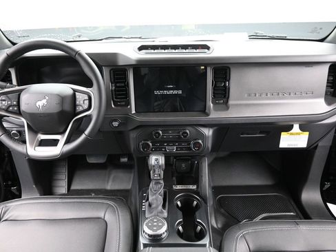 New 2025 Ford Bronco Badlands image 14
