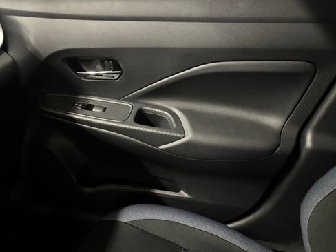 Used 2025 Nissan Versa SV w/ Trunk Package FWD image 15