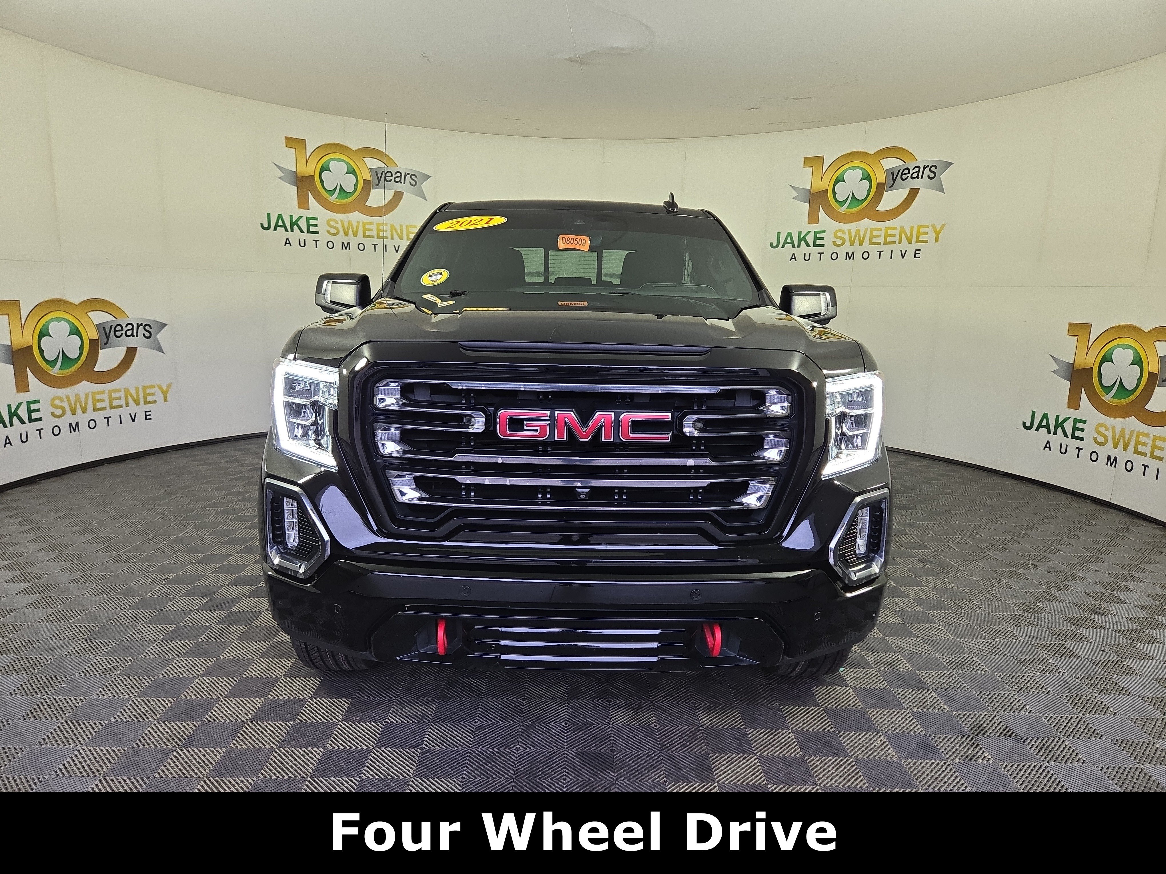 Used 2021 GMC Sierra 1500 AT4 w/ AT4 Value Package AWD/4WD image 2