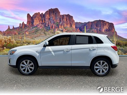 Used 2015 Mitsubishi Outlander Sport SE FWD image 3