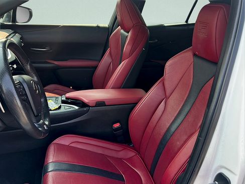 Used 2019 Lexus UX 200 F Sport w/ F Sport Premium Package FWD image 9