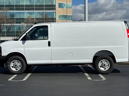 New 2025 GMC Savana 2500 w/ Driver Convenience Package image 7